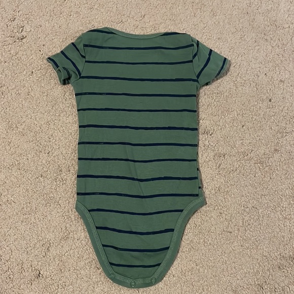 Baby Boy 12M Short Sleeve Onesie Bundle (5) - Picture 8 of 12